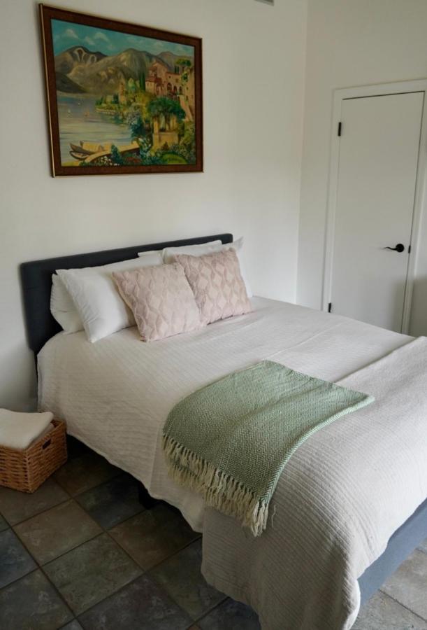시미밸리 Cozy Family Hideaway, Sleeps 8, 4 Tv'S Yard, Shops 빌라 외부 사진