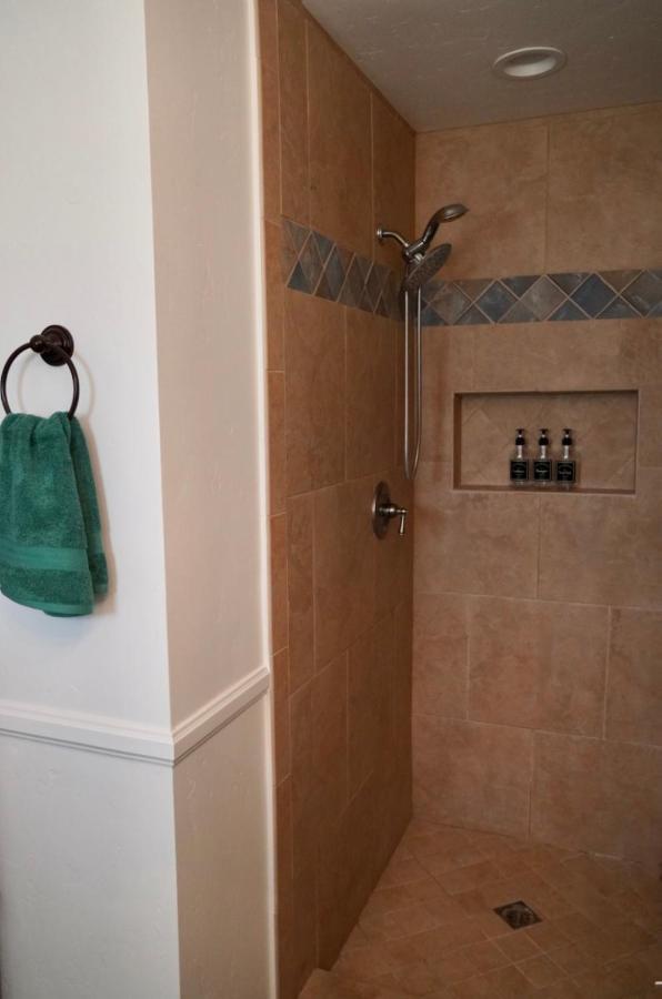 시미밸리 Cozy Family Hideaway, Sleeps 8, 4 Tv'S Yard, Shops 빌라 외부 사진