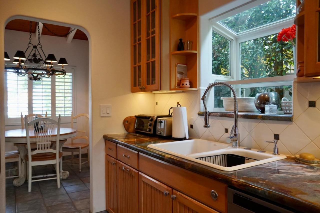시미밸리 Cozy Family Hideaway, Sleeps 8, 4 Tv'S Yard, Shops 빌라 외부 사진